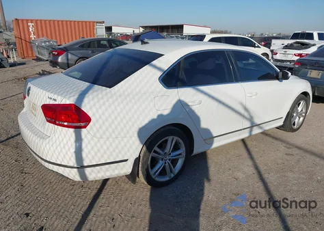 2013 Volkswagen Passat 2.0L Tdi Sel Premium z USA, uszkodzony, nr VIN 1VWCN7A37DC091334